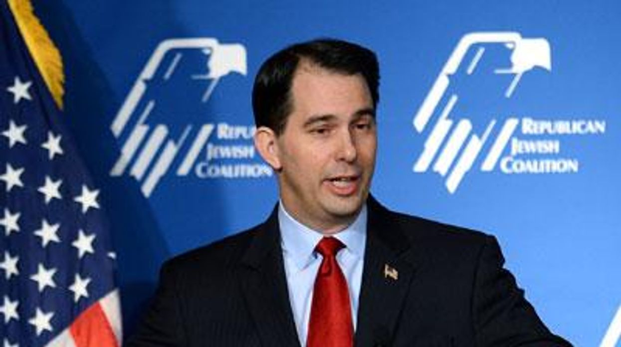 Scott-walker-x400_0