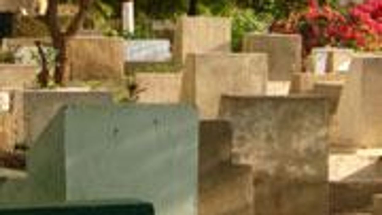 Senegal-graveyardx180