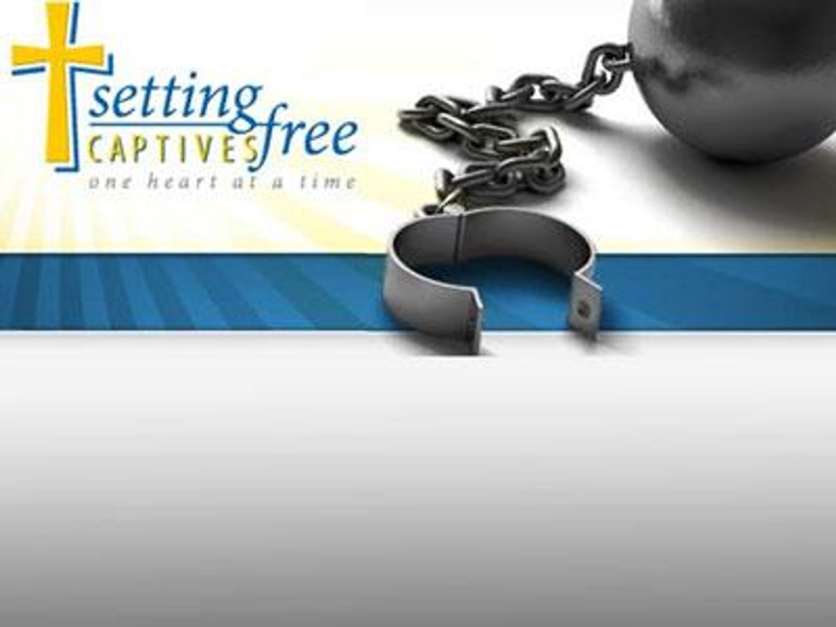 Setting-captives-freex400