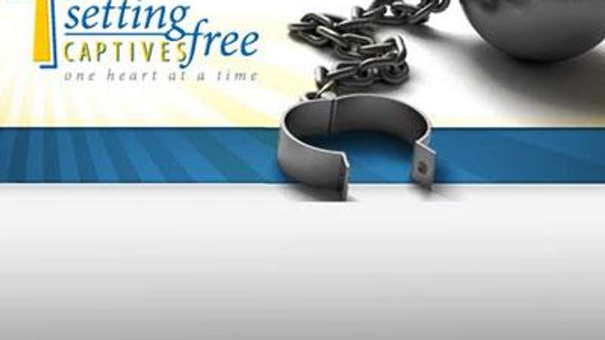 Setting-captives-freex400