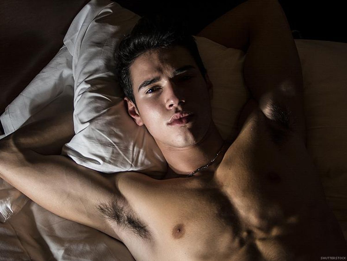 SEXY MAN IN BED NAKED ARM PIT HAIR