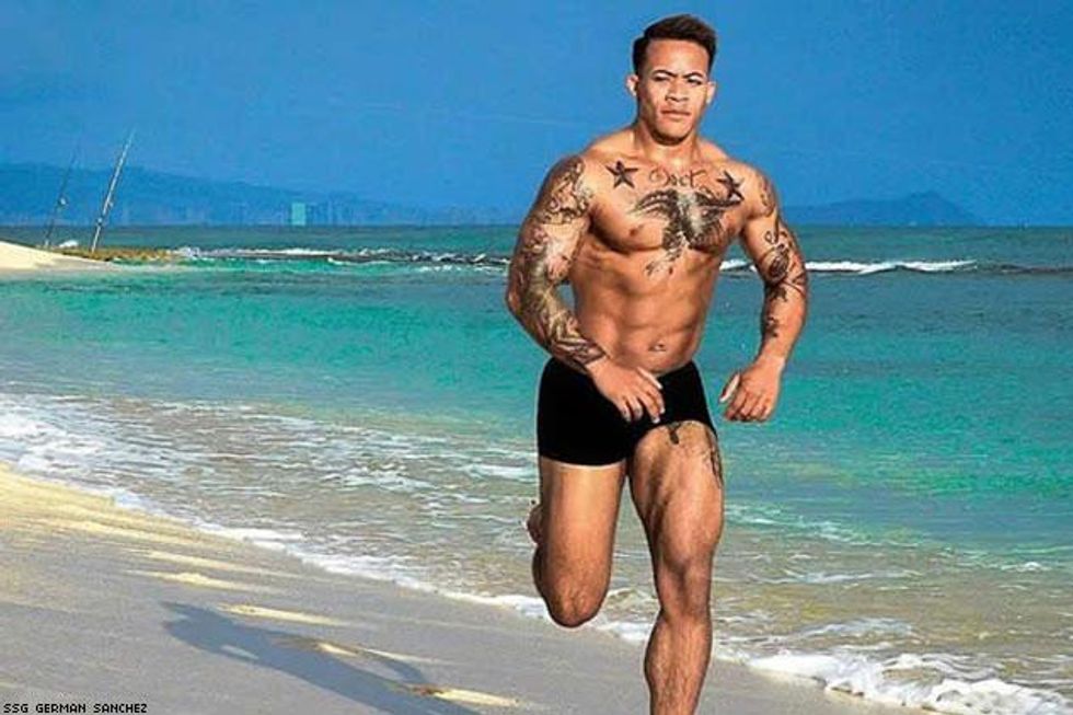 Shaneortega_beach_runningx633_2_0