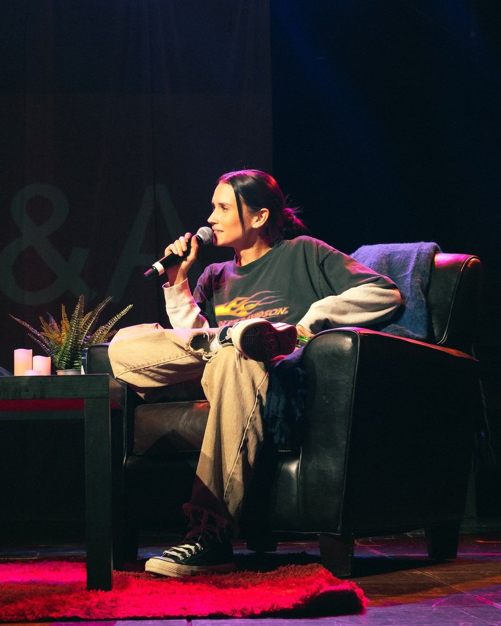 Shannon Beveridge of Exes and O's on tour