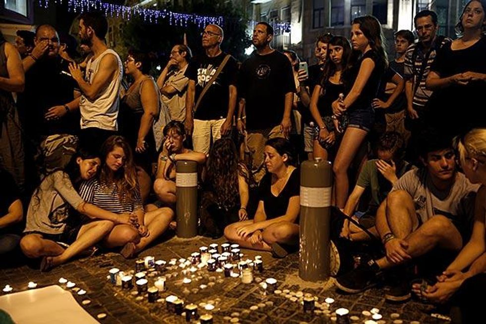 Shira-banki_mournx633_0