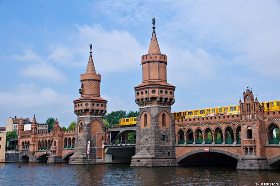 Shutterstock_54497176x633_0