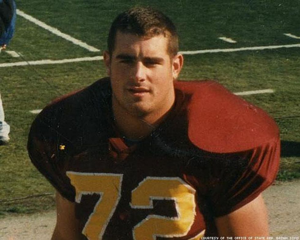 Sims_football-portraitx633