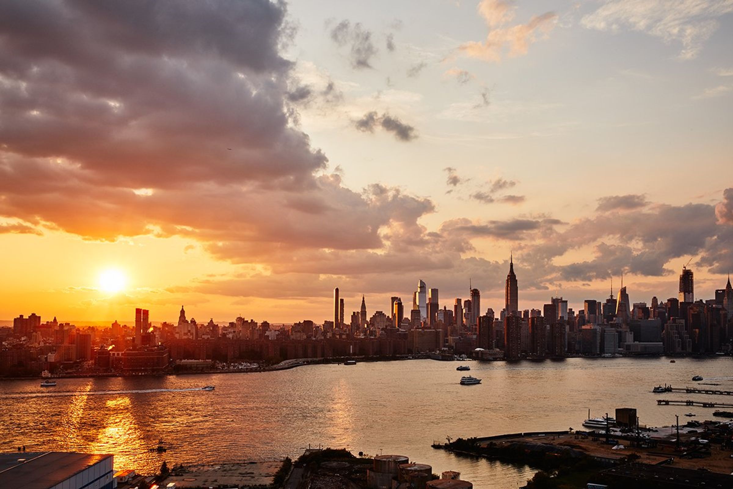 Sky High Pride: Unveiling New York City\u2019s Top LGBTQ-Friendly Rooftop Bars