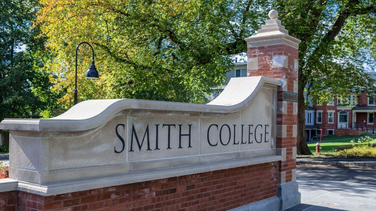 Smith College sign at campus entrance