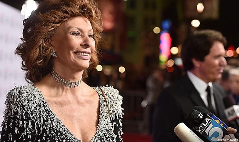 Sophiax633_458884490_0