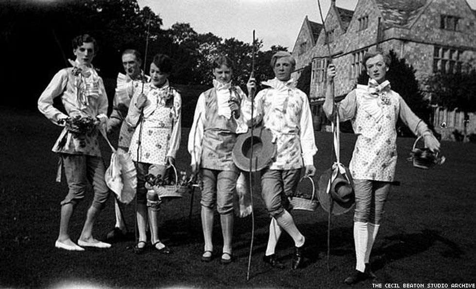 Stephen-tennant-william-walton-georgia-sitwell-zita-jungman-rex-whistler-and-cecil-beaton-at-wilsford-1927-picturex633_0