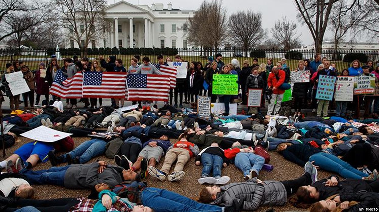 Students Stage Die-In Outside White House 