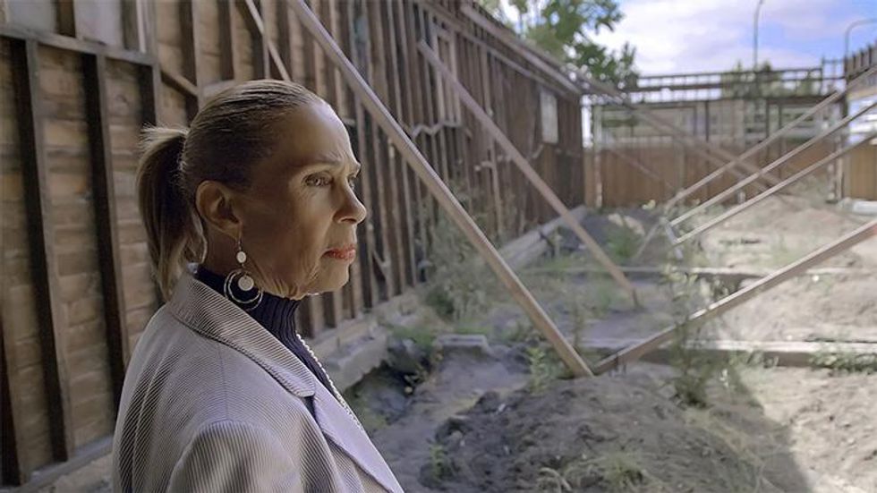 Sue Taylor in Lady Buds