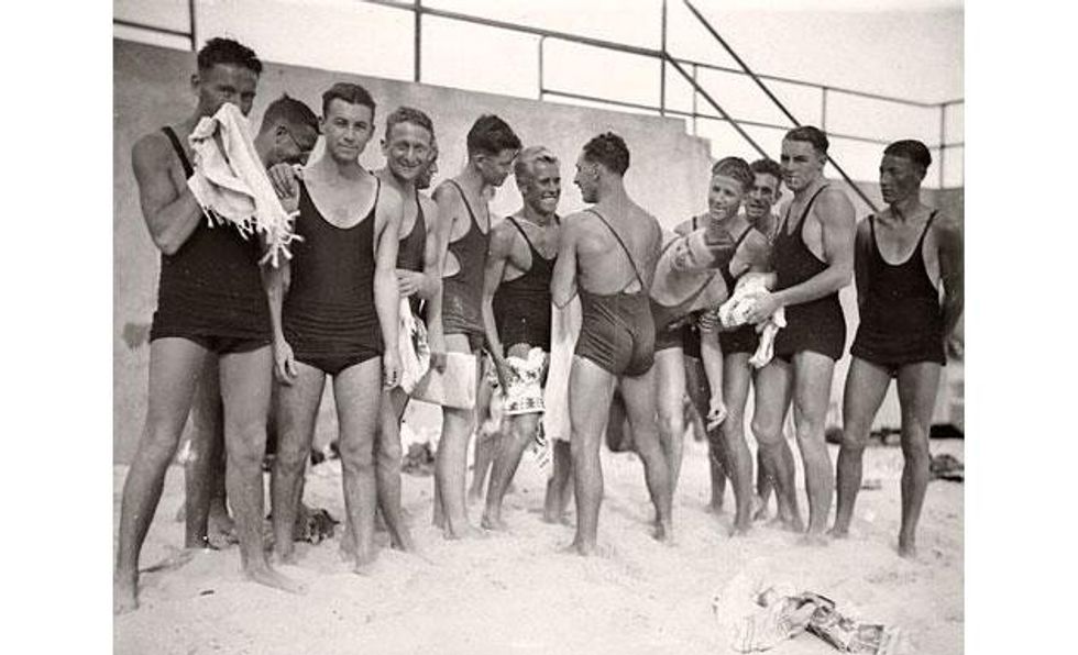 Surfers_bondi-beach-1930sx633_0