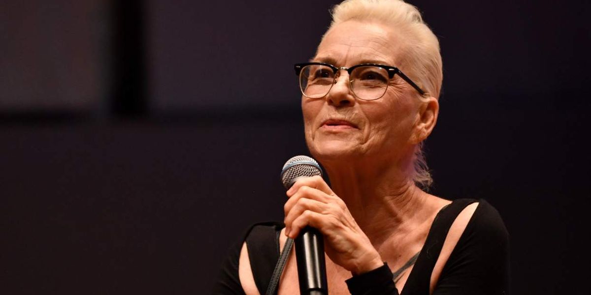 Susan Powter says she's a 'huge lesbian,' gives her biggest bit of dating advice