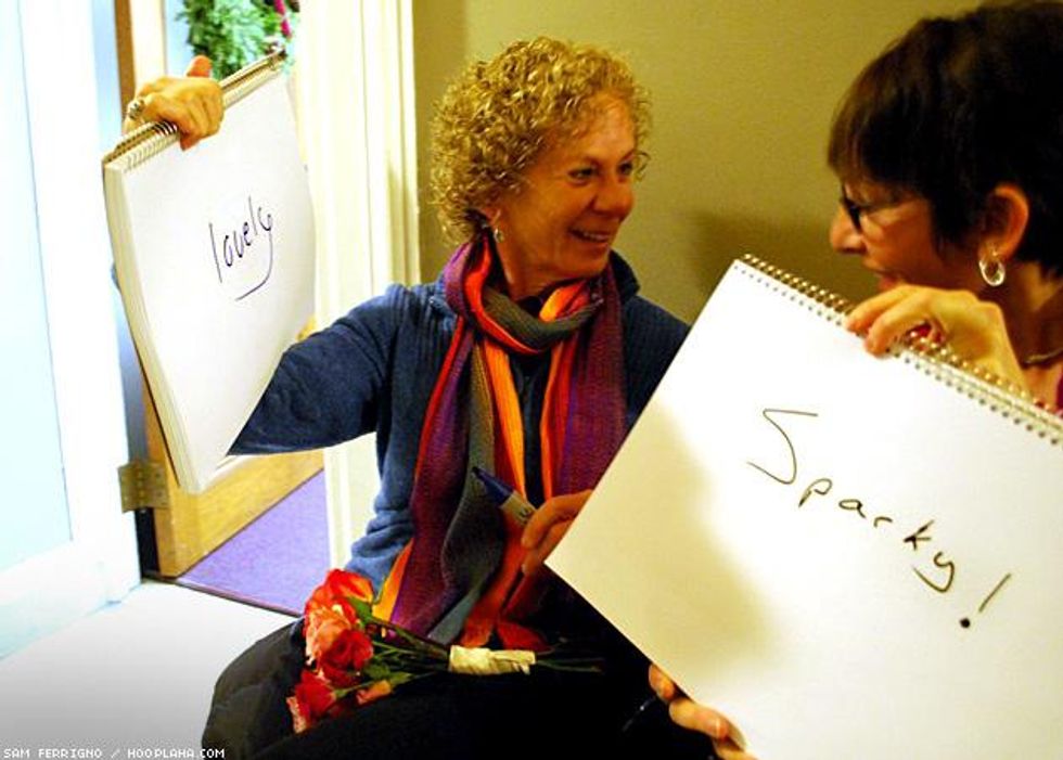 Suzanne-joanie-signsx633_0