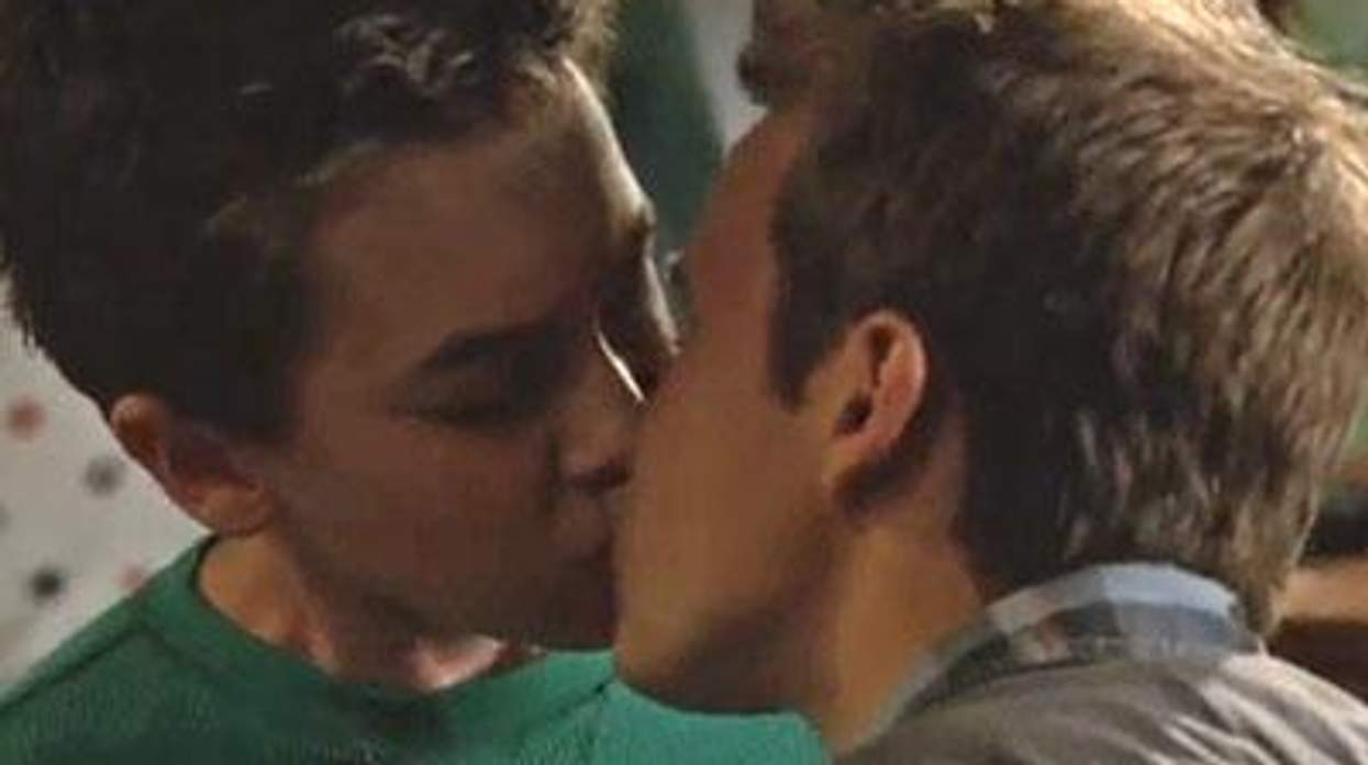 The-fosters-kiss-x400