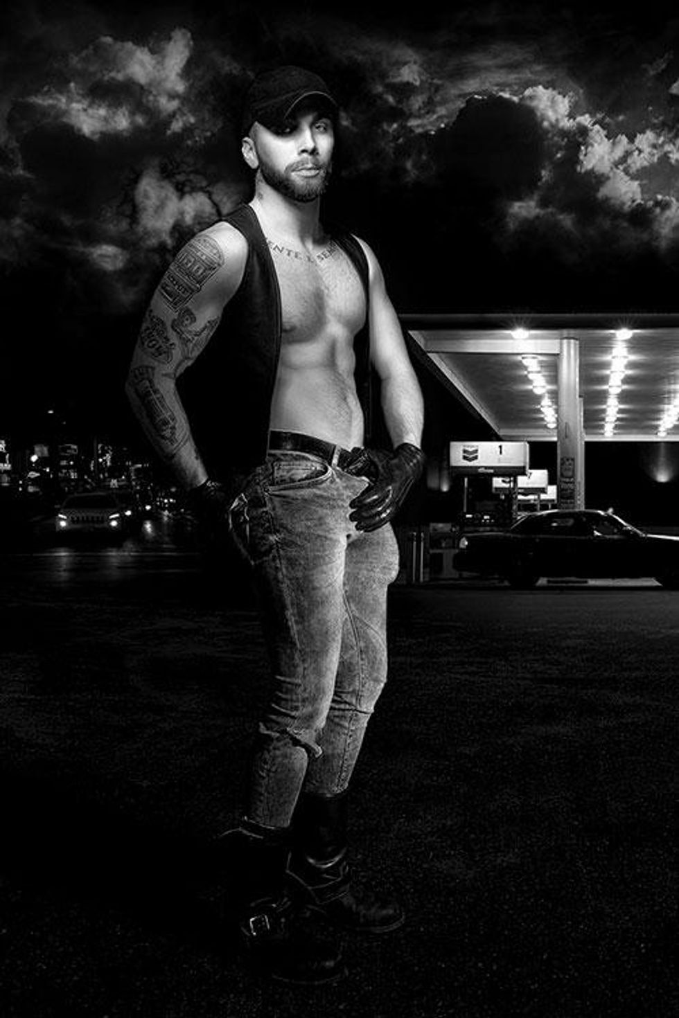 The Gas Station by Eric Lanuit - Tom's World - Florian