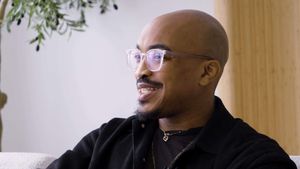 Newly diagnosed with HIV? Advocates share their best advice for seeking treatment