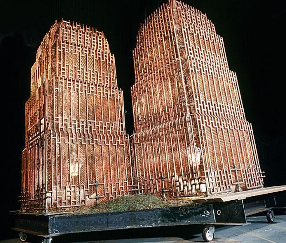 Thecage-living-room_1988x600