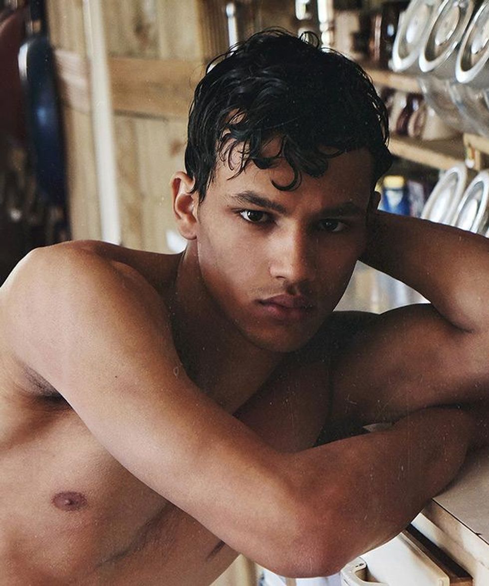 This Carnet De Voyages (travelogue) covers the senses as well as the globe. Read more below.