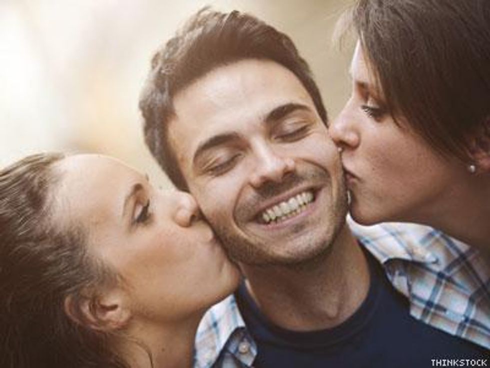 Three-people-kiss-x400_0