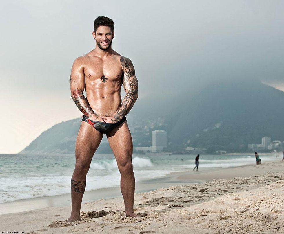 Thuan by Roberto Chiovitti