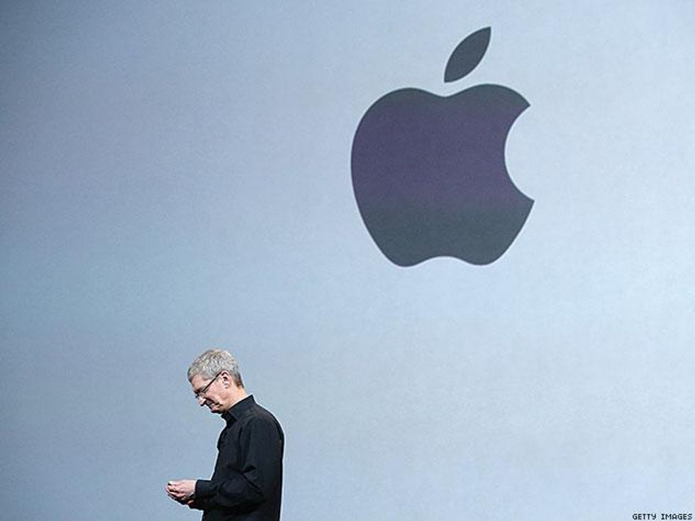 Timcook_185570469x633_0