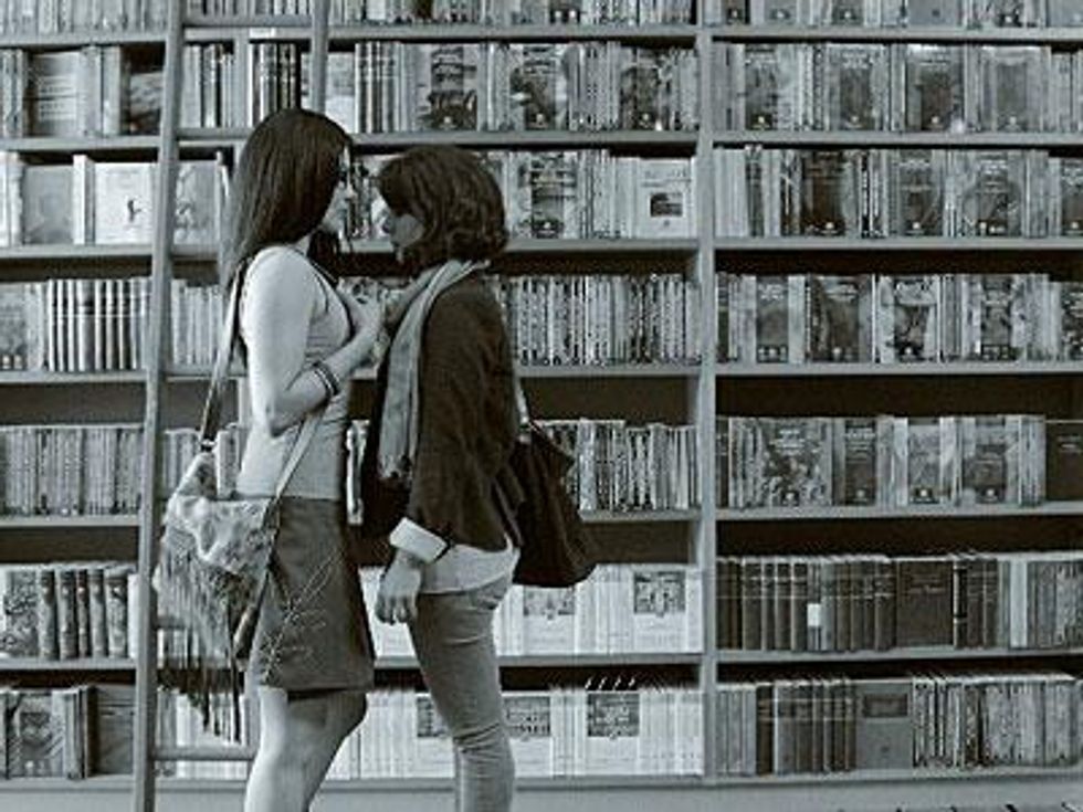 Todo-el-mundo-tiene-a-alguien-menos-yox400