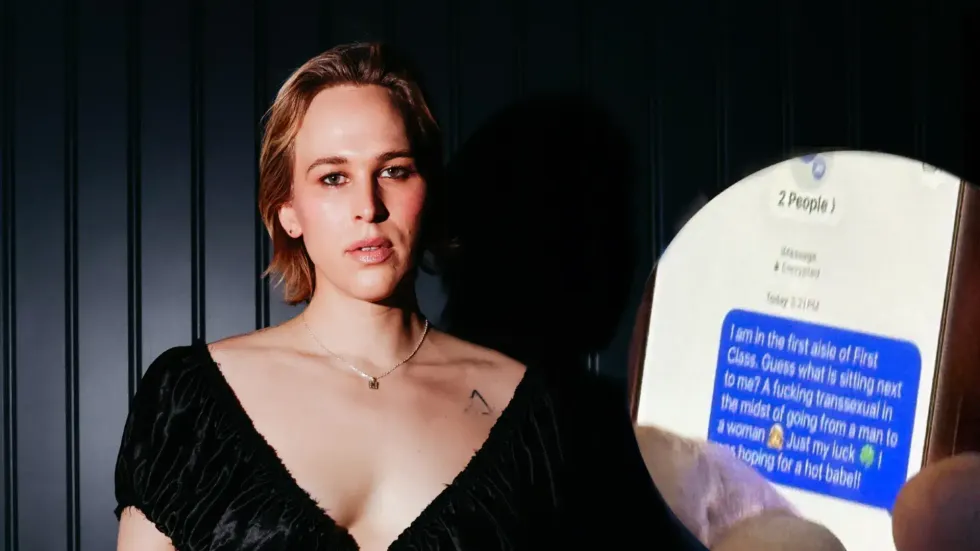 Tommy Dorfman blasts first-class seatmate over transphobic texts: 'Alt-Right Vampire'