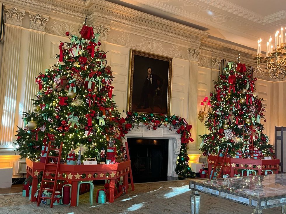 Tour White House Holiday Decorations 2023