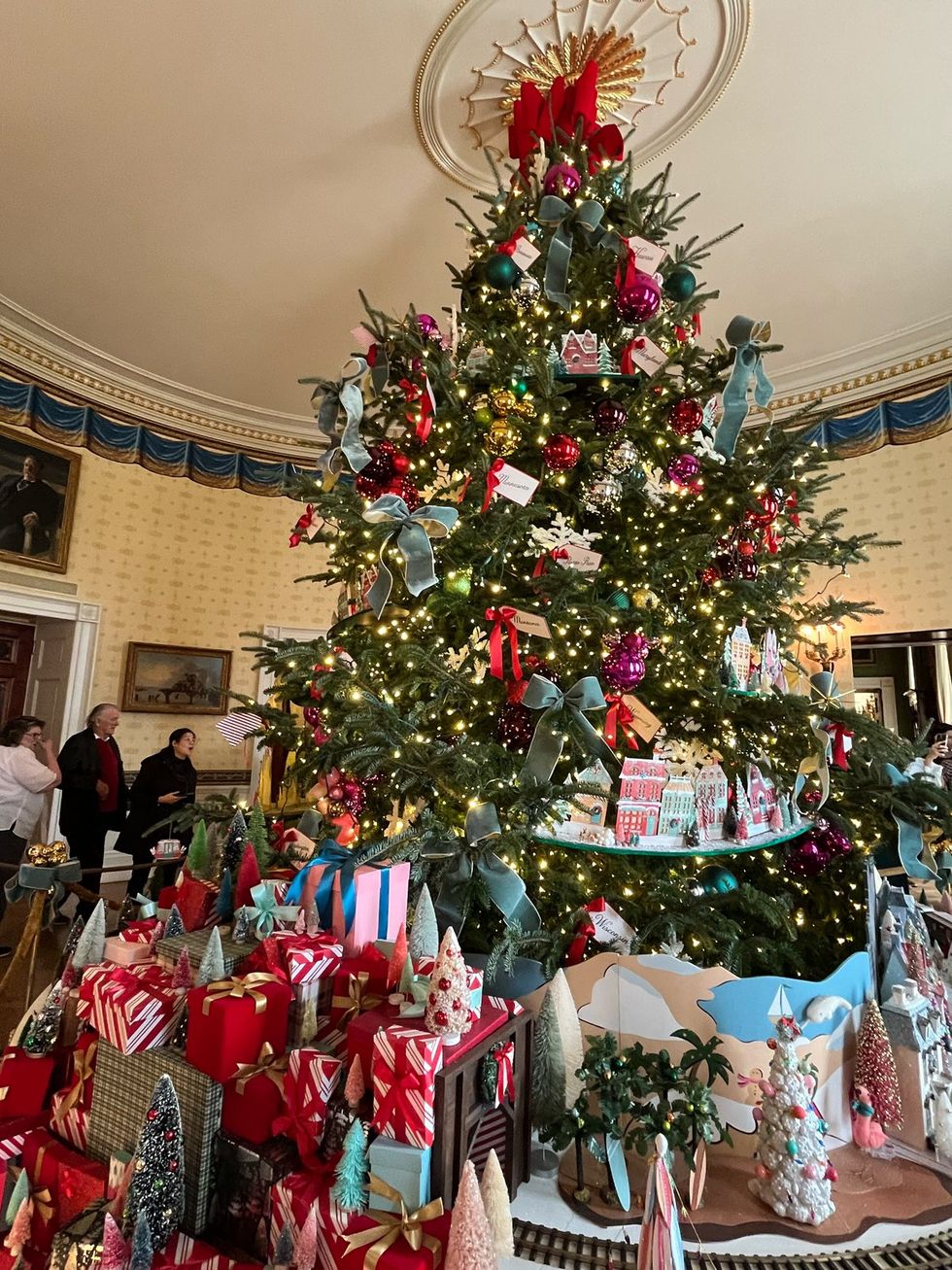Tour White House Holiday Decorations 2023