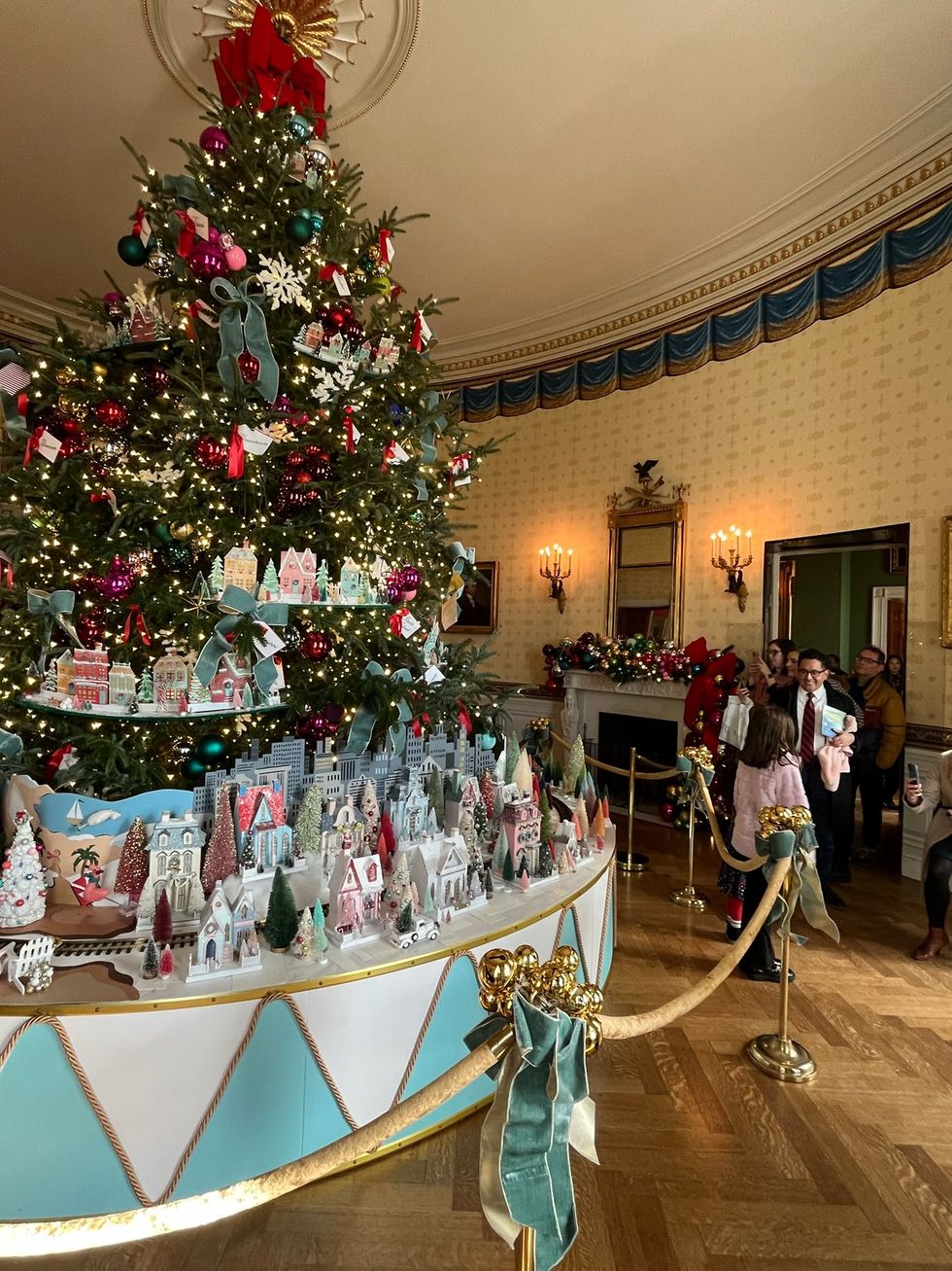 Tour White House Holiday Decorations 2023