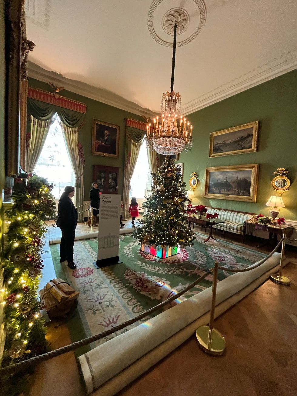 Tour White House Holiday Decorations 2023
