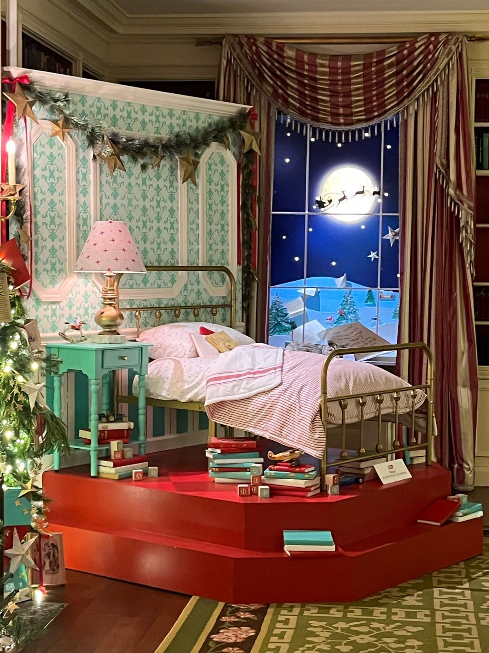 Tour White House Holiday Decorations 2023