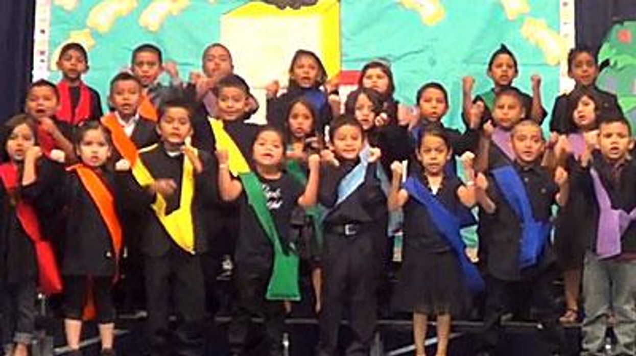 True_colors_sign_languagex400_0