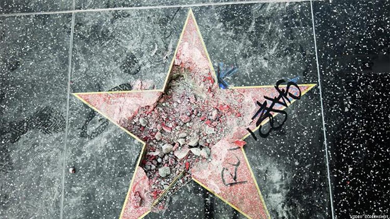 Trump Star Destroyer Bailed Out By Fellow Vandal