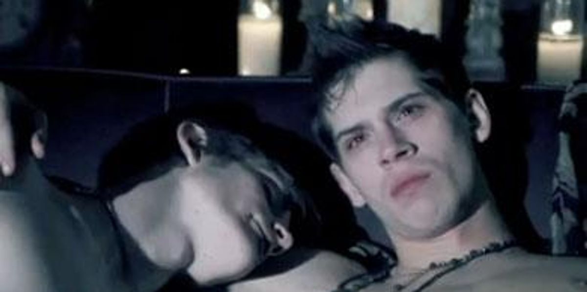 1200px x 597px - Twilight Gets Gay Porn Spoof