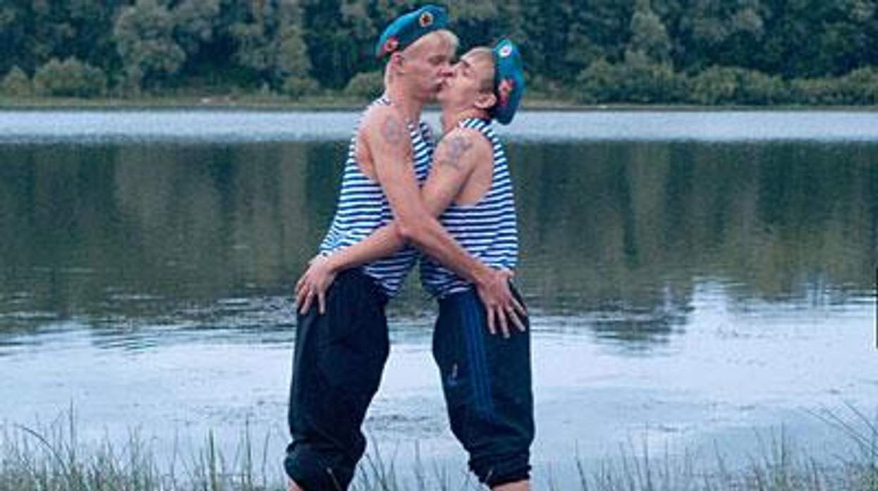 Twitter_comru_lgbt_teenx400