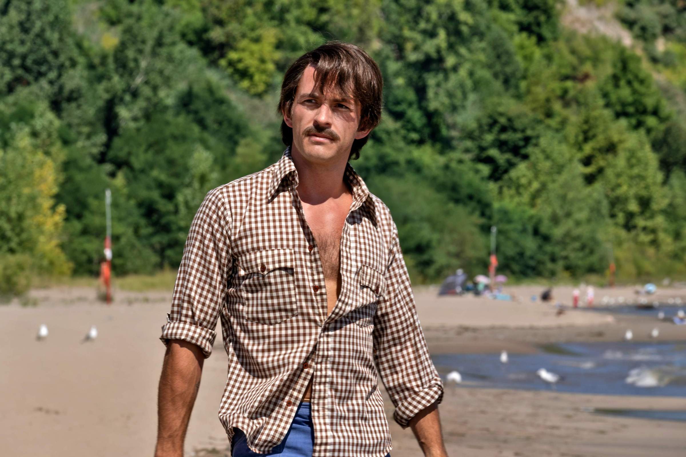 \u200b\u200bJonathan Bailey on \u200bFellow Travelers\u200b