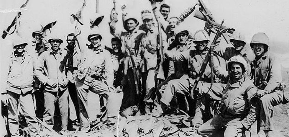 Under-a-rainbowflagx633_0