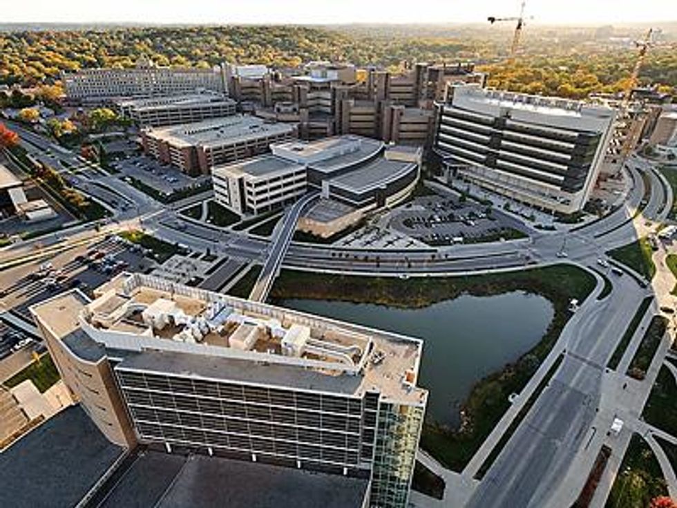 University-of-wisconsin-hospitalclinicsmadison_wiscx400_0