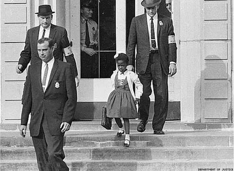 Us_marshals_with_young_ruby_bridges_on_school_stepsx633_0