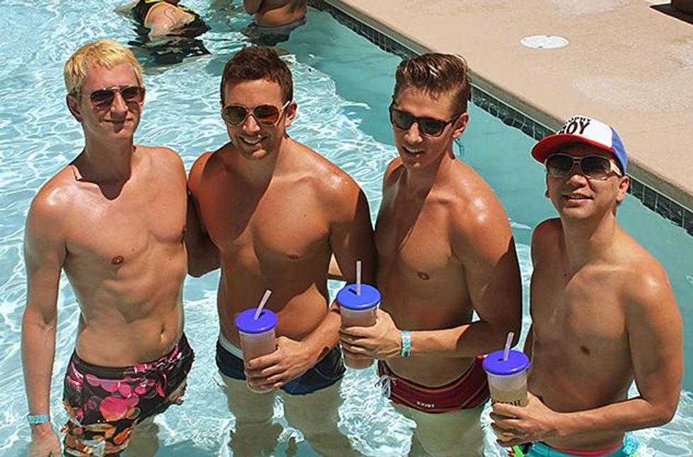 Vegas Pool Party Season In Full Schwing