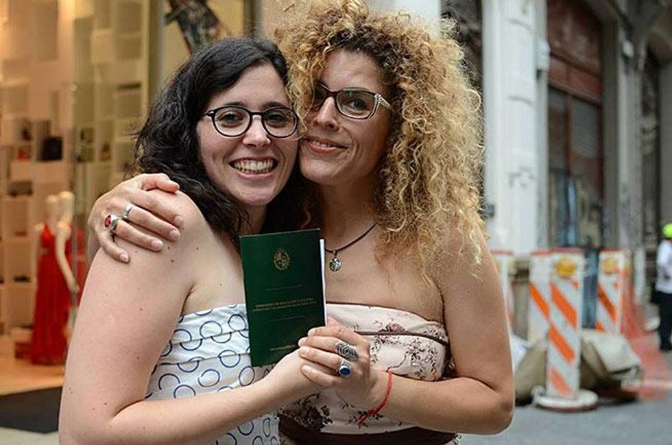 Victoria and Samantha, Uruguay