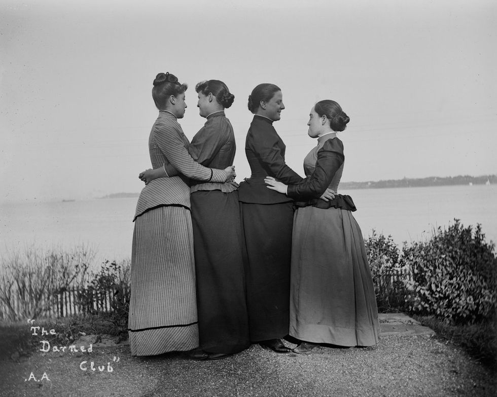 vintage photo gallery TOO GOOD TO GET MARRIED The Life and Photographs of Miss Alice Austen