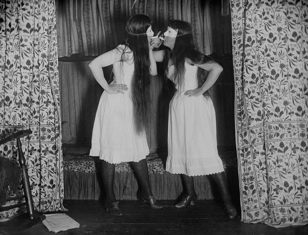 vintage photo gallery TOO GOOD TO GET MARRIED The Life and Photographs of Miss Alice Austen