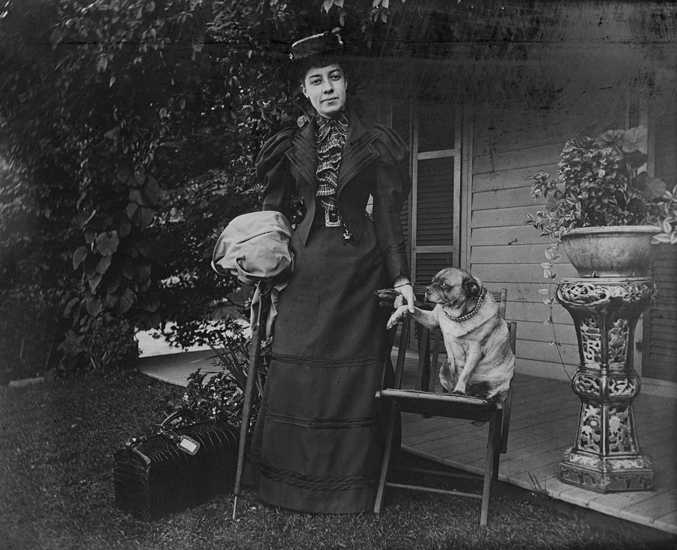 vintage photo gallery TOO GOOD TO GET MARRIED The Life and Photographs of Miss Alice Austen