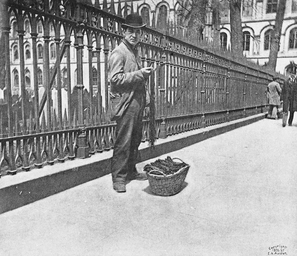 vintage photo gallery TOO GOOD TO GET MARRIED The Life and Photographs of Miss Alice Austen