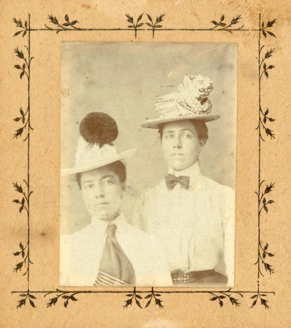 vintage photo gallery TOO GOOD TO GET MARRIED The Life and Photographs of Miss Alice Austen