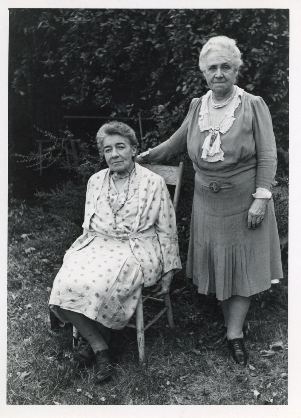 vintage photo gallery TOO GOOD TO GET MARRIED The Life and Photographs of Miss Alice Austen